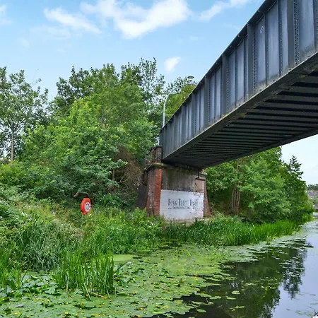 Holiday home River Lily House *